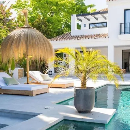 Moderna De Lujo Con Jardin Privado Y Piscina En - Es-175-34
