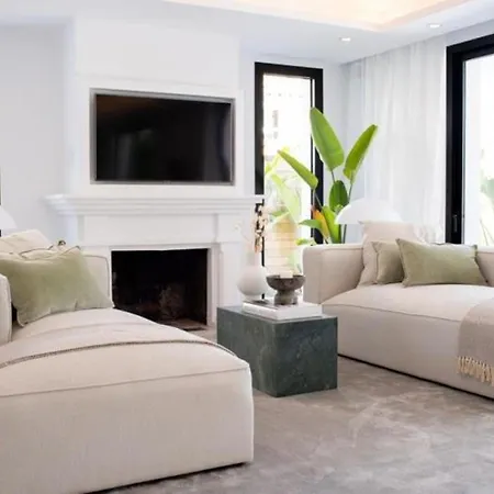 Moderna De Lujo Con Jardin Privado Y Piscina En - Es-175-34 Villa Marbella