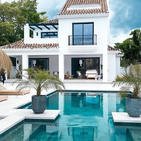 Moderna De Lujo Con Jardin Privado Y Piscina En - Es-175-34 Villa *