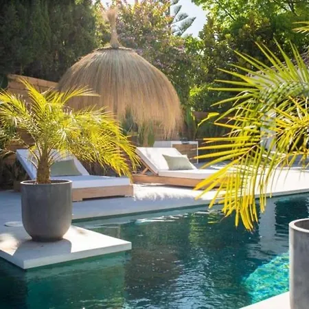Moderna De Lujo Con Jardin Privado Y Piscina En - Es-175-34 Marbella
