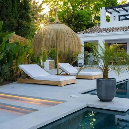 Villa Moderna De Lujo Con Jardin Privado Y Piscina En - Es-175-34