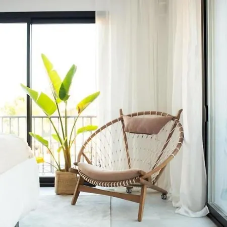 Moderna De Lujo Con Jardin Privado Y Piscina En - Es-175-34 *